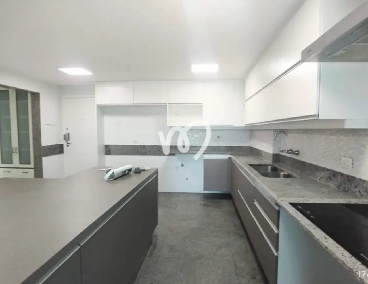 Unfurnished apartment for rent with 4 bedrooms and 313 m² — photo 5