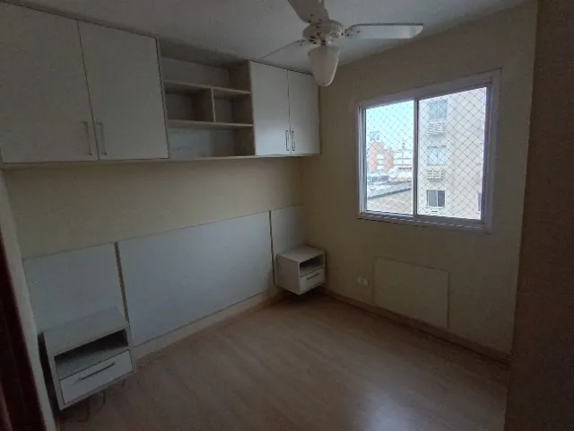 Unfurnished 2-bedroom apartment with open-plan gas kitchen — photo 14