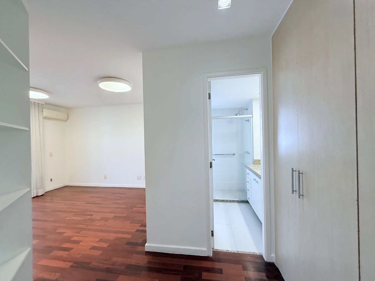 4-bedroom apartment with a washing machine in Rio de Janeiro — photo 20