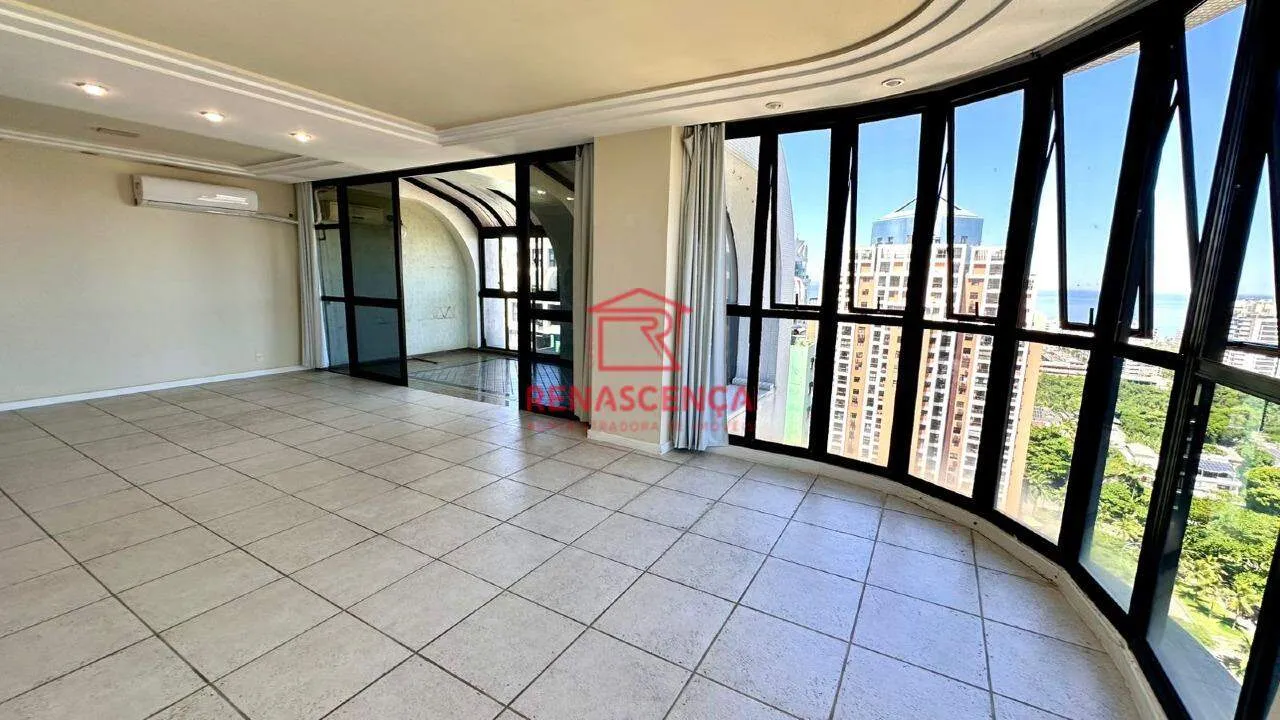 Apartment with 3 bedrooms and a balcony with floor-to-ceiling windows — photo 5