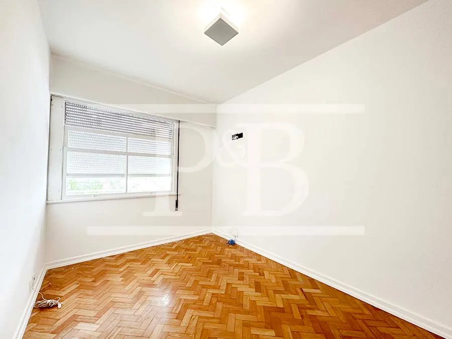 4-bedroom apartment with 270 m² and 4 bathrooms — photo 23