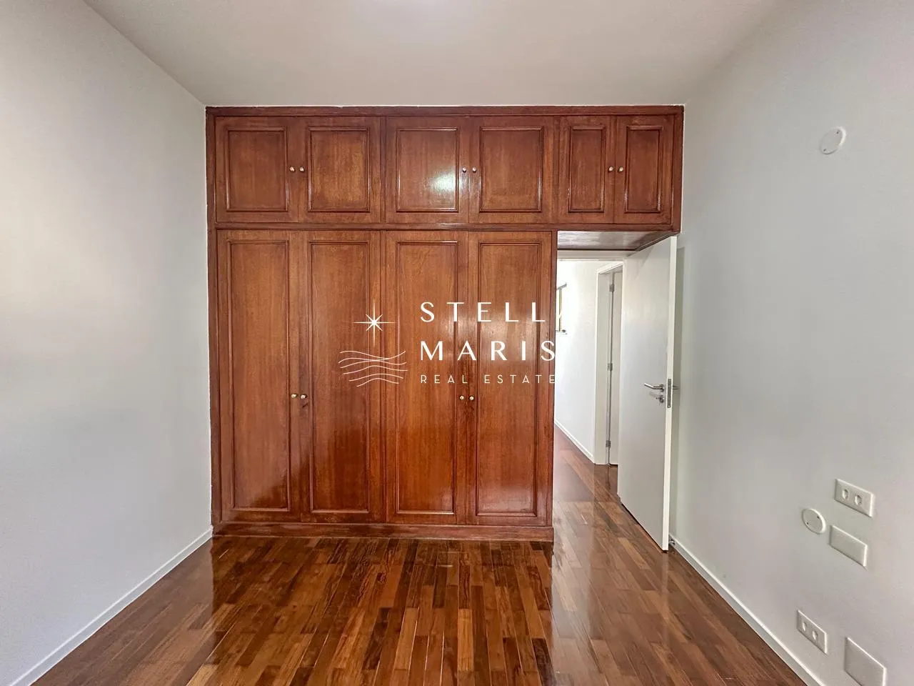 Apartment with 4 bedrooms, 4 bathrooms and a balcony — photo 11