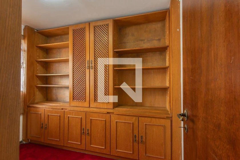 Apartamento com 4 quartos, cozinha com fogão a gás e varanda — photo 9