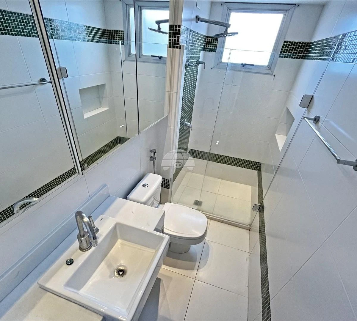 2-bedroom apartment with a washing machine in Curitiba — photo 21