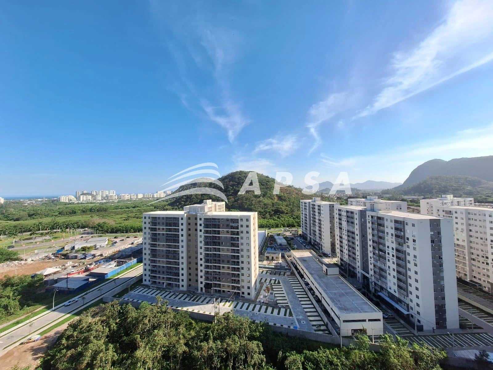 3-bedroom unfurnished apartment with open-plan kitchen — photo 28