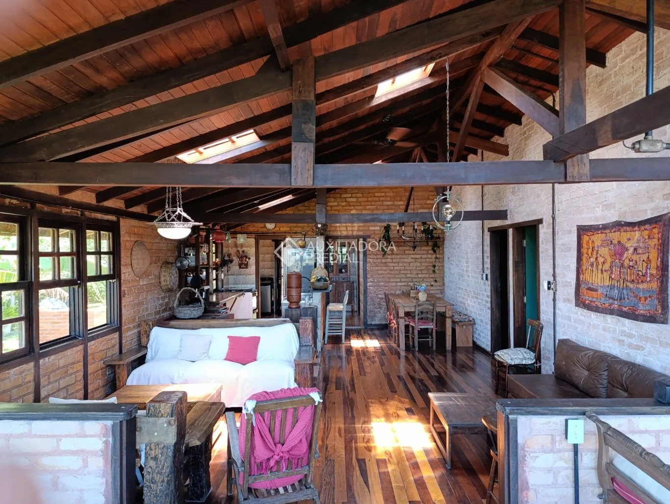 Furnished house with a balcony, 6 bedrooms and 3 baths — photo 36