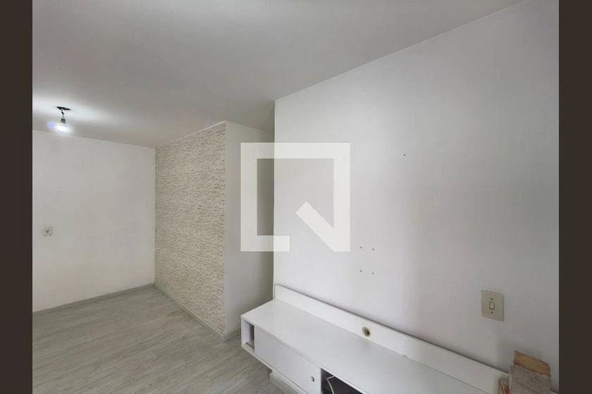 2-bedroom apartment in a building with a gym — photo 13