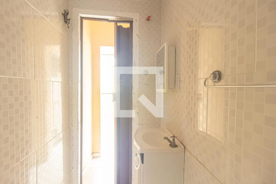 Unfurnished house with 2 bedrooms and 1 tiled bath — photo 29
