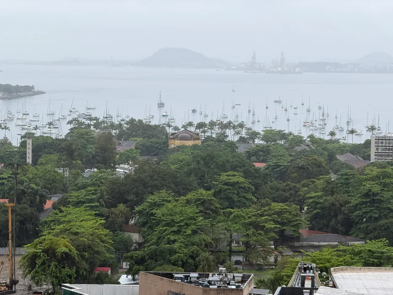 2-bedroom apartment with a water view — photo 17