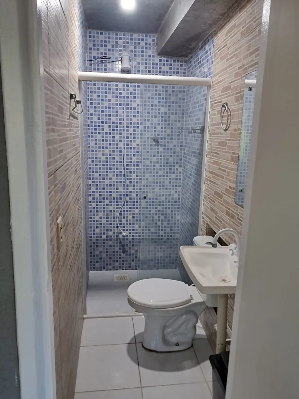 Furnished studio, 35 m², with a water view — photo 12
