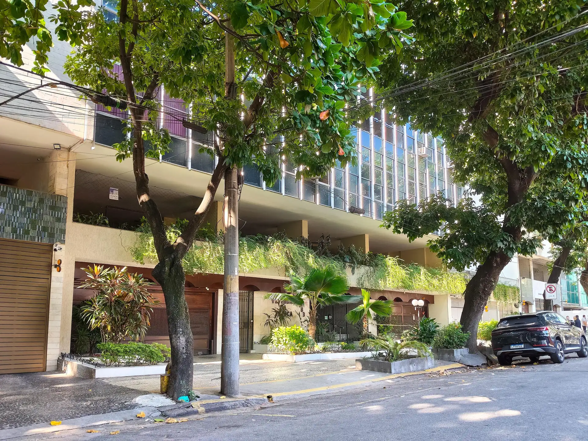 Furnished 4-bedroom apartment with 3 bathrooms — photo 86