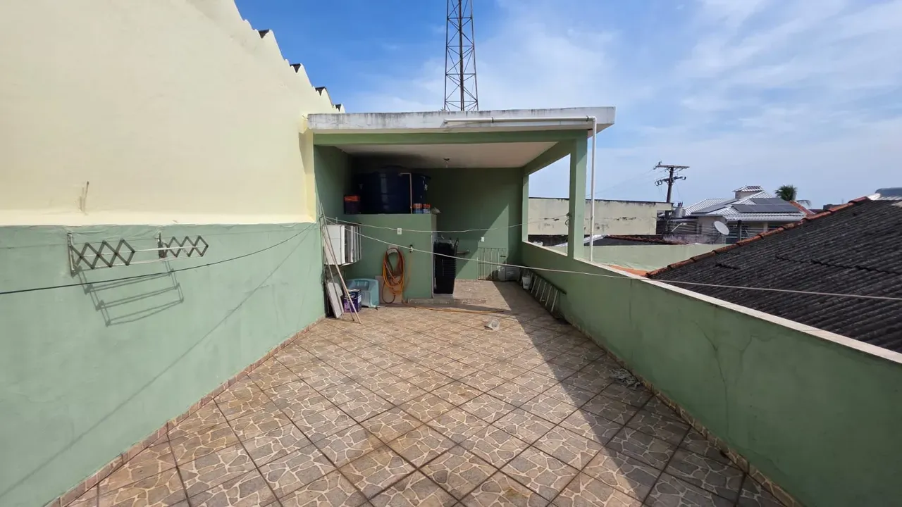 Casa com 3 quartos e 2 banheiros, com garagem para 2 carros — photo 39