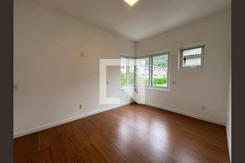 Casa com 4 quartos e jardim privativo — photo 8