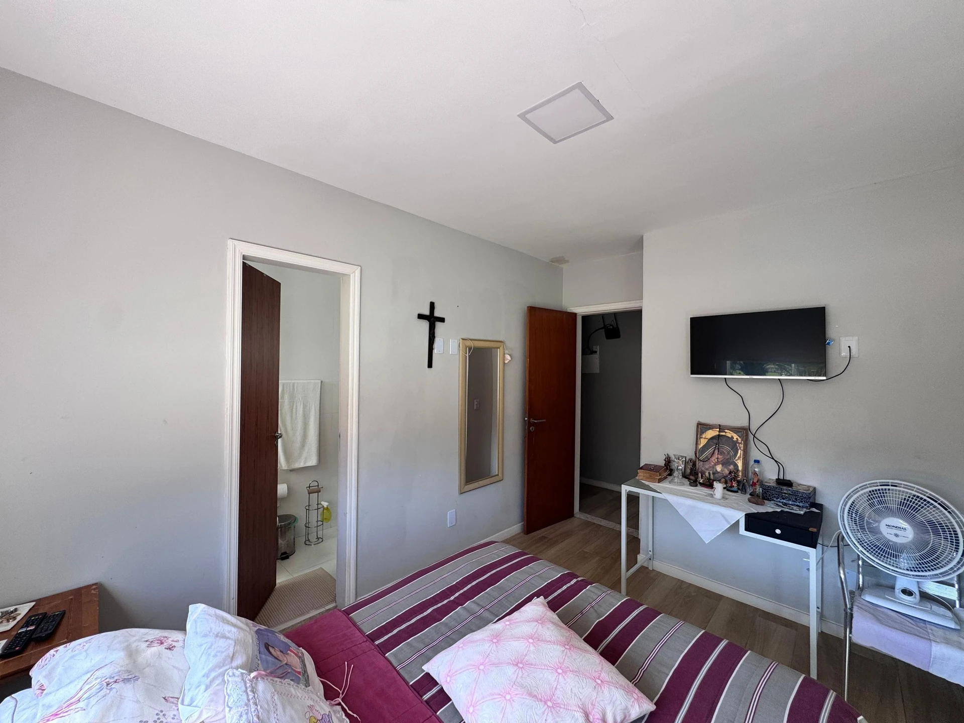 Furnished house with 4 en-suites and 6 bathrooms — photo 21