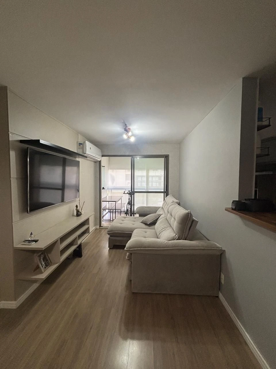 Furnished apartment with 3 bedrooms and 2 bathrooms