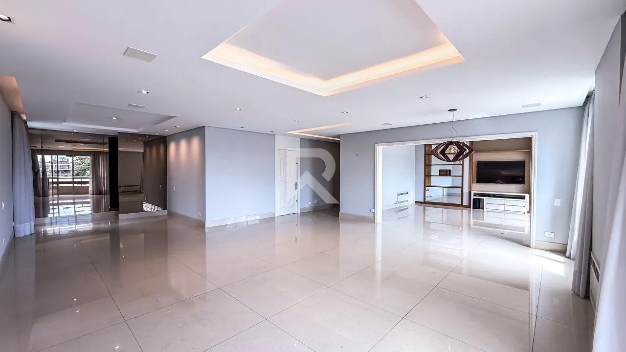 331 m² apartment with 2 parking spaces and 2 en-suites — photo 3