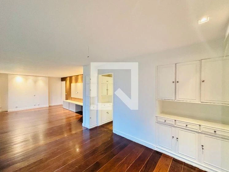 4-bedroom apartment with a walk-in closet in Rio de Janeiro — photo 13
