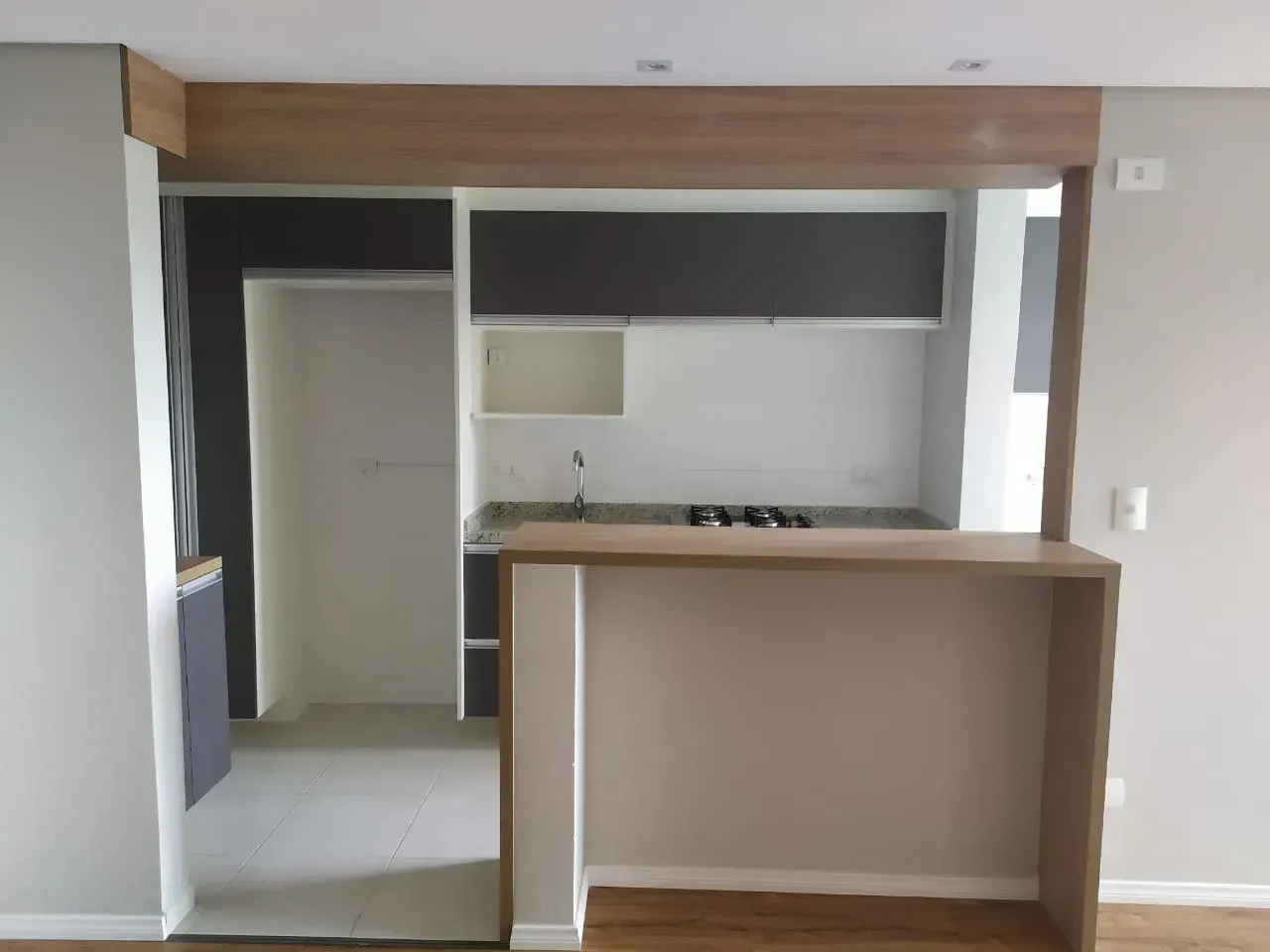 Apartamento de 3 dormitorios con 2 baños y balcón cerrado — photo 15