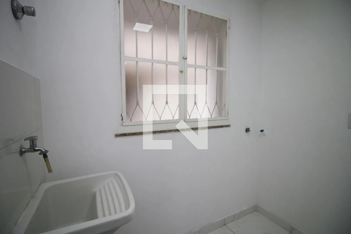 Casa, 85 m², com piso de madeira ou laminado