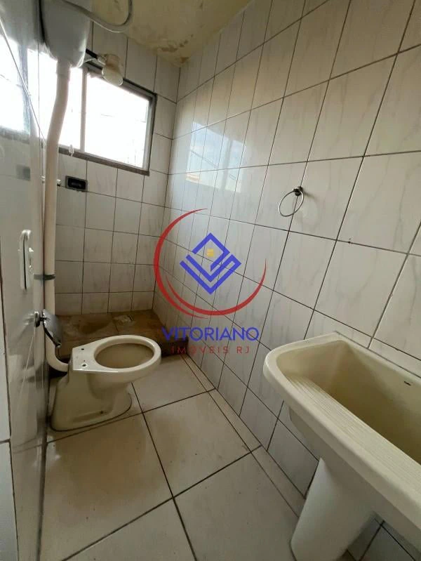 27 m² unfurnished studio with compact kitchenette — photo 3