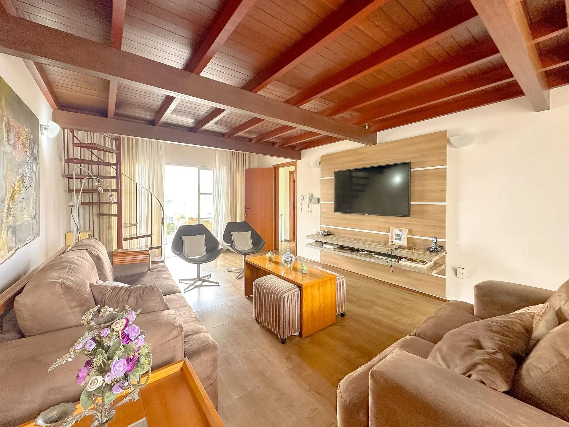 Furnished house, 250 m², with a bathtub — photo 17