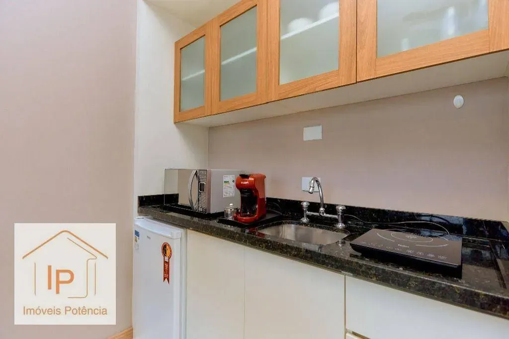 Furnished studio with 30 m², 1 bedroom and work area — photo 14