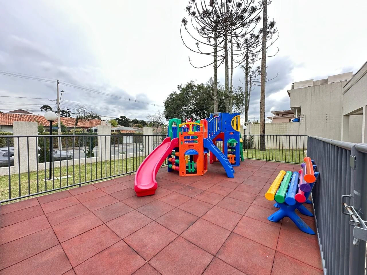 Apartamento de 2 dormitórios com varanda envidraçada — photo 4