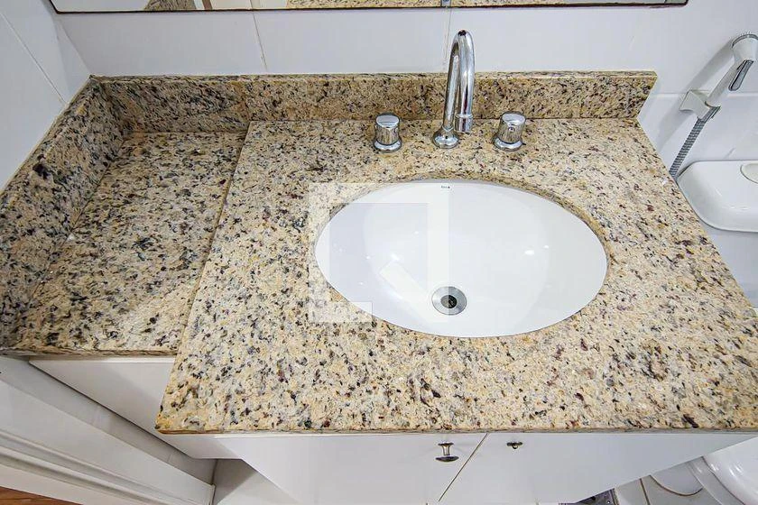 Apartamento vazio de 3 quartos com varanda e 185 m² — photo 38