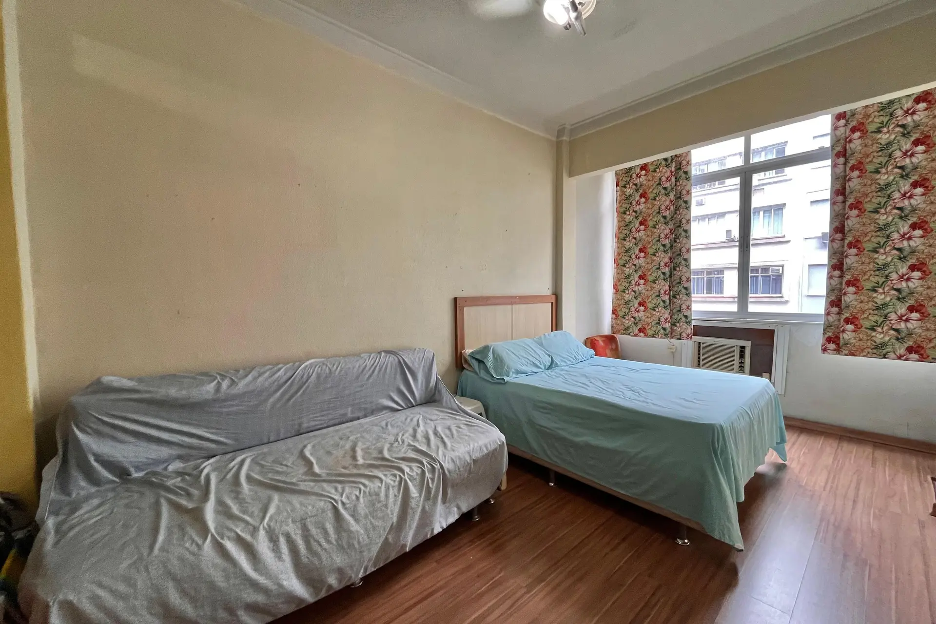 Дерев'яна підлога або ламінат та 1 спальня: квартира 31 м² — photo 16