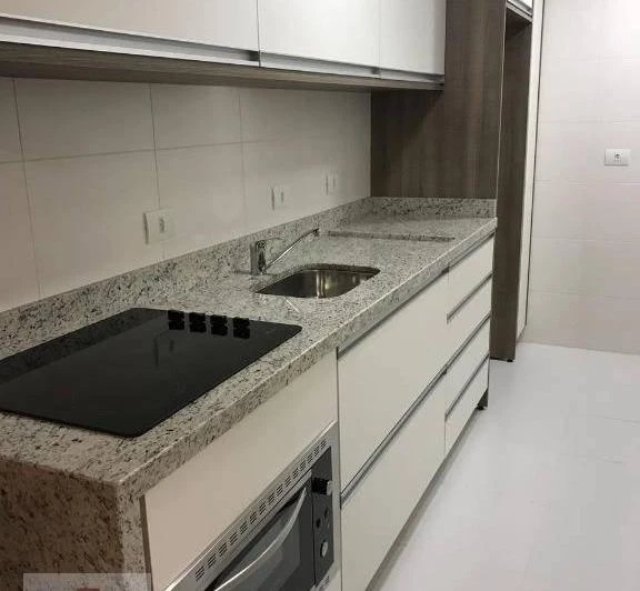 Apartamento sem mobília com sacada de 2 quartos e 101 m² — photo 4
