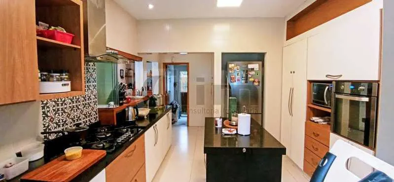 Casa térrea de 350 m² com 6 quartos e 5 suítes — photo 26