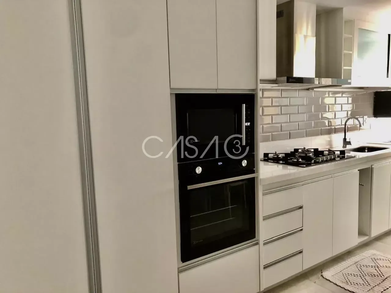 109 m² apartment with a home office and a washing machine — photo 4