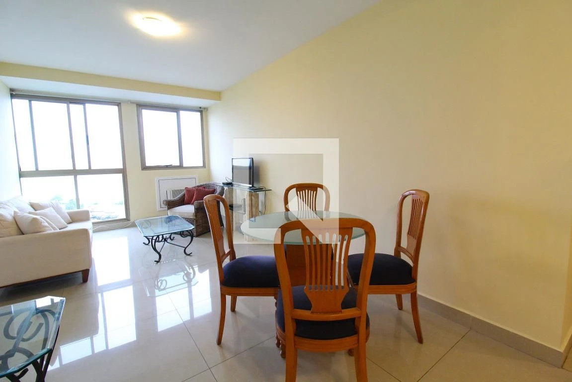 One-bedroom apartment with a water view in Rio de Janeiro — photo 17