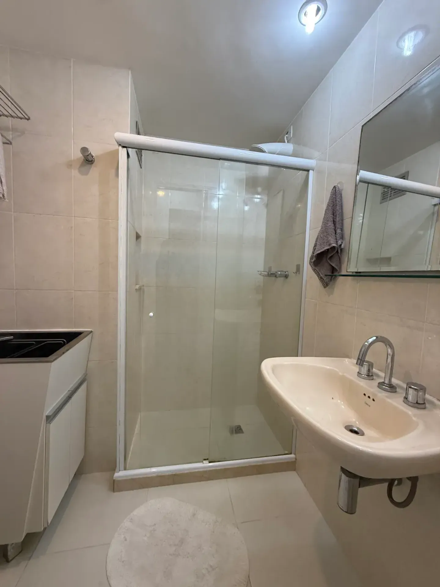 One-bedroom apartment in a building with a sauna — photo 5