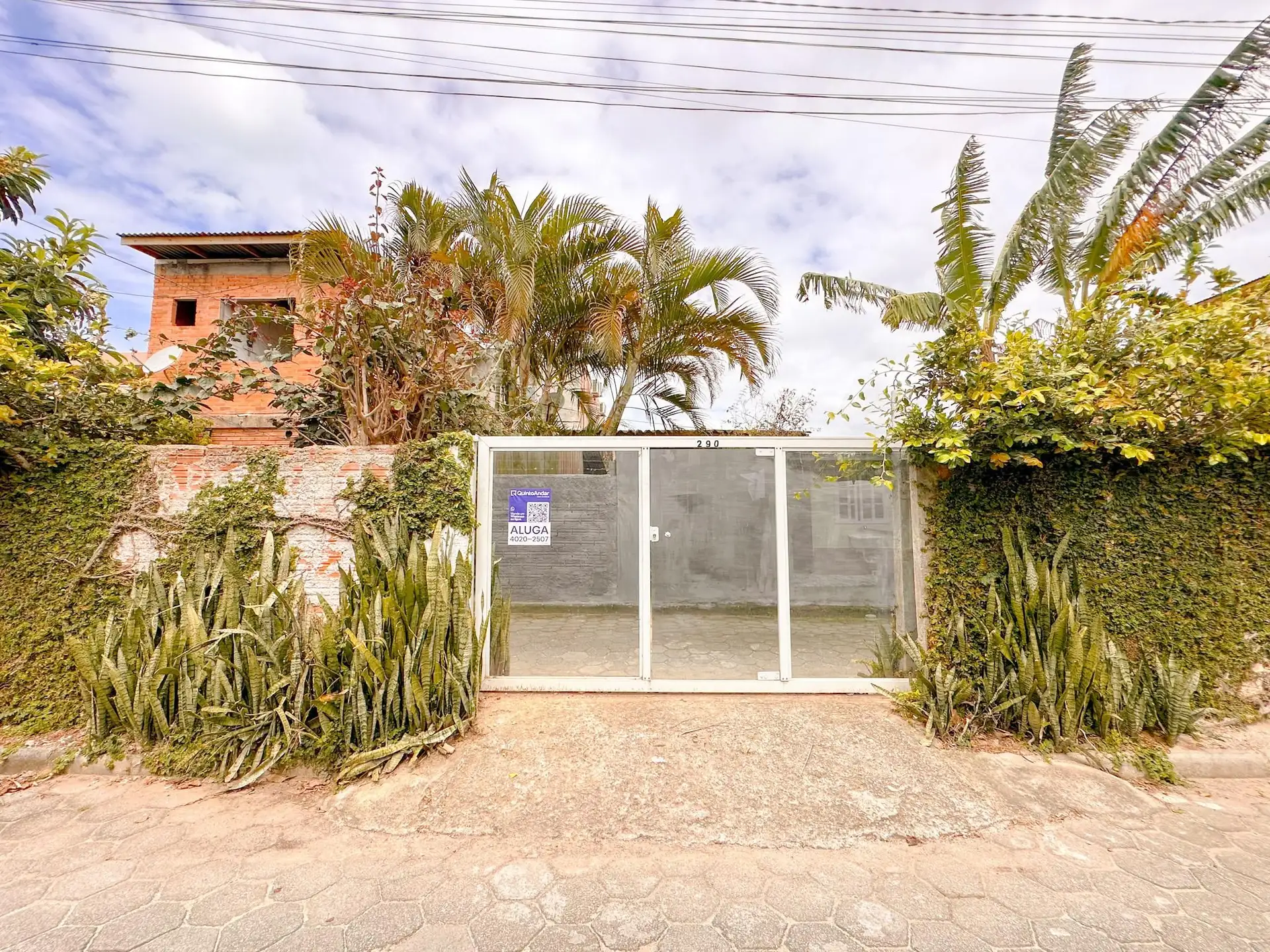 Furnished studio with 1 bedroom and private garden — photo 33