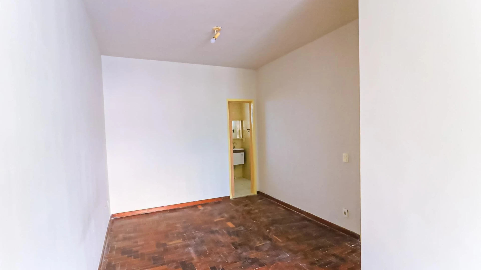 Apartamento com 2 quartos, varanda e cozinha equipada — photo 8