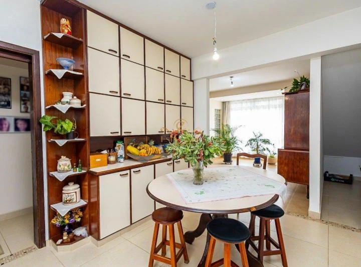 Unfurnished house with 8 bedrooms and a closed gas kitchen — photo 4