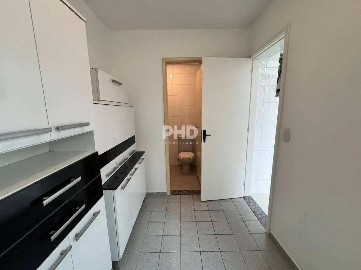Apartment, 183 m², with a grill on the balcony — photo 8