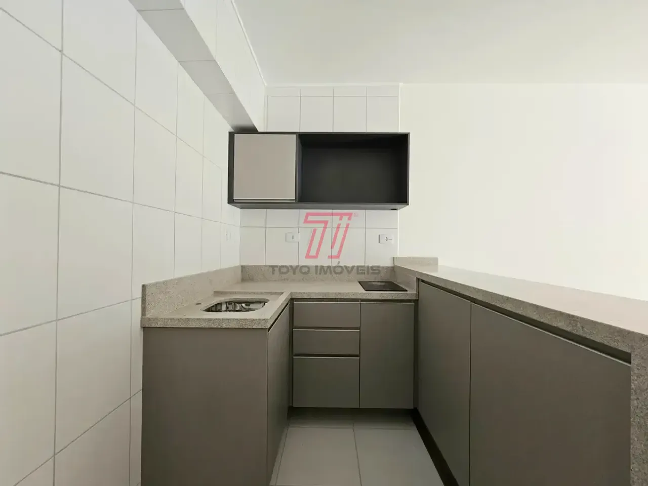 Studio bem cuidado com sacada e cozinha integrada — photo 3