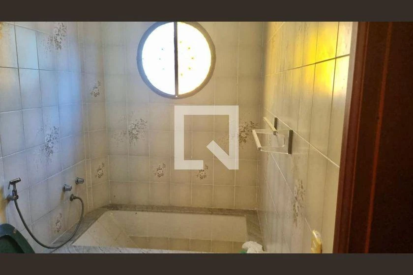Casa de 300 m² com 4 quartos e 2 vagas — photo 39