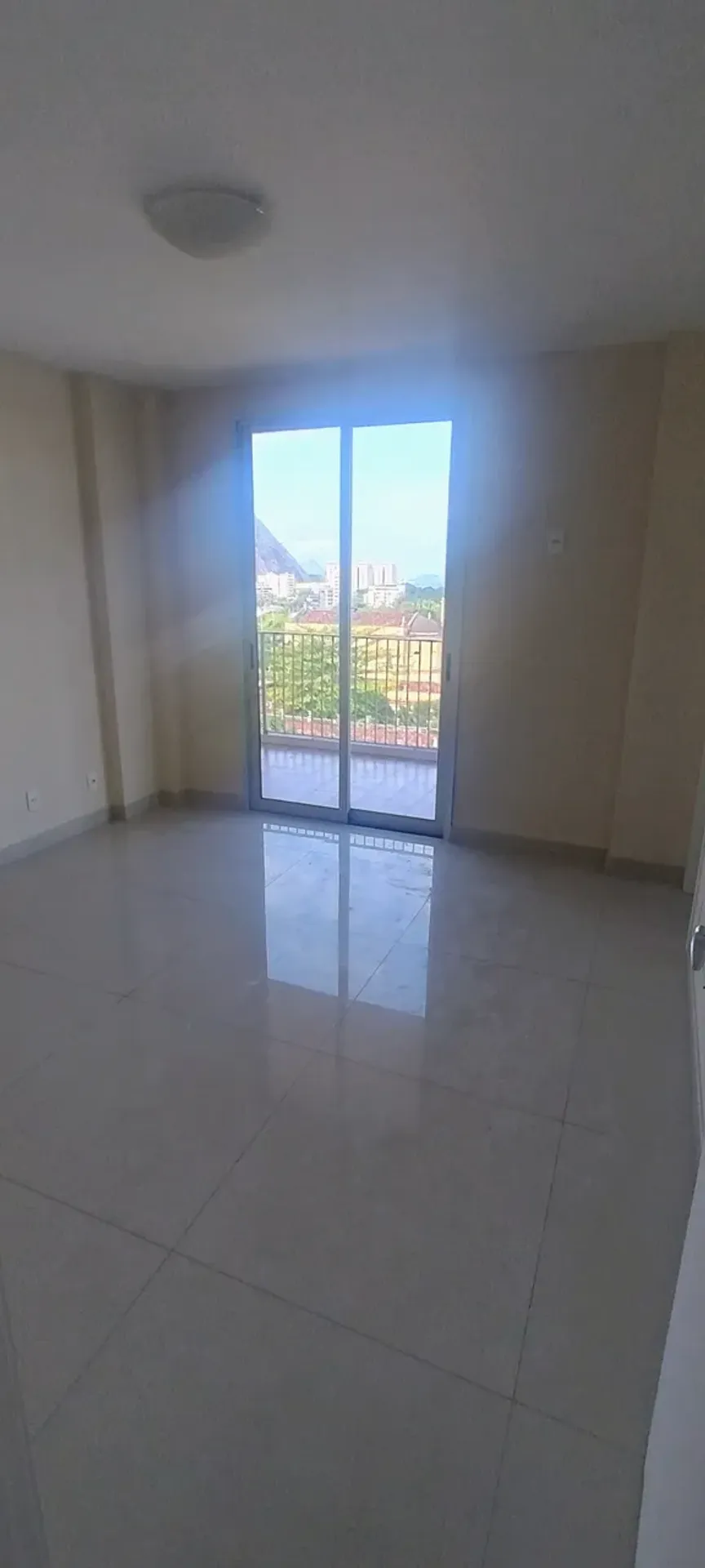 90 m² apartment with 2 bedrooms and a balcony — photo 5