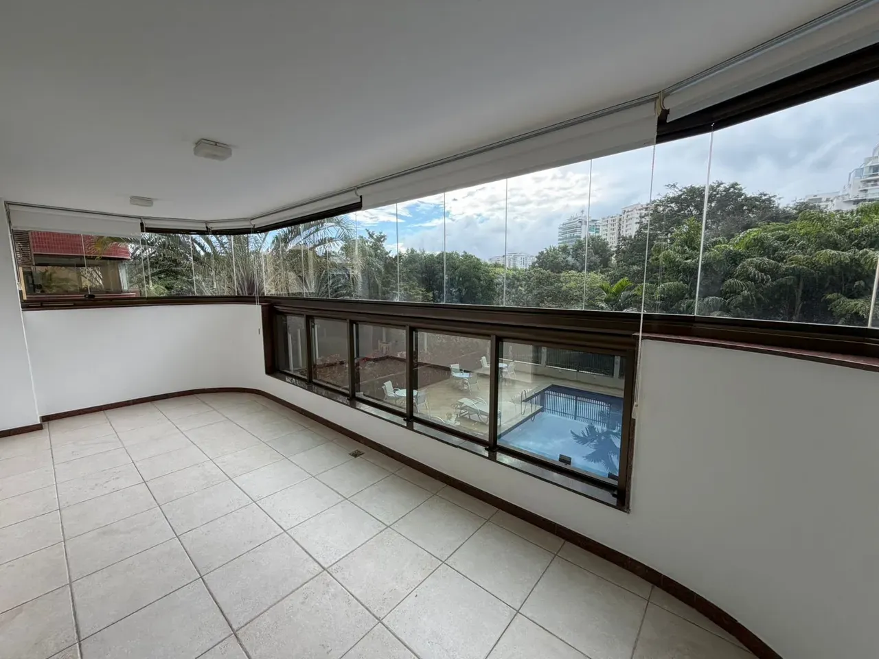 Apartamento de 166 m² com 4 quartos e 2 suítes — photo 2