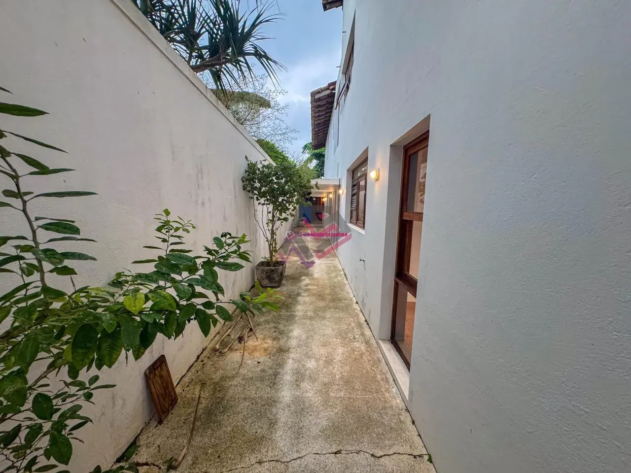 600 m² house with 4 bedrooms and a closed kitchen — photo 26