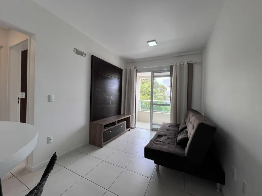 One-bedroom apartment in a building with a pool