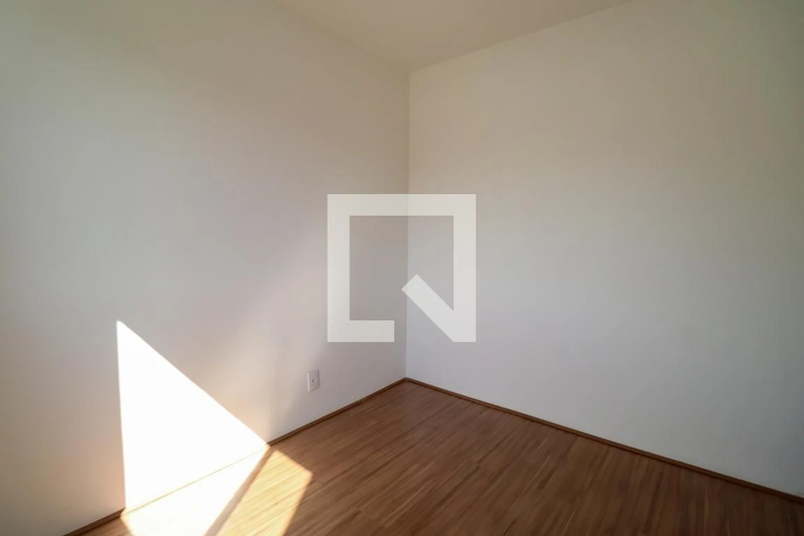 Apartamento sem mobília com 2 quartos e garagem — photo 37