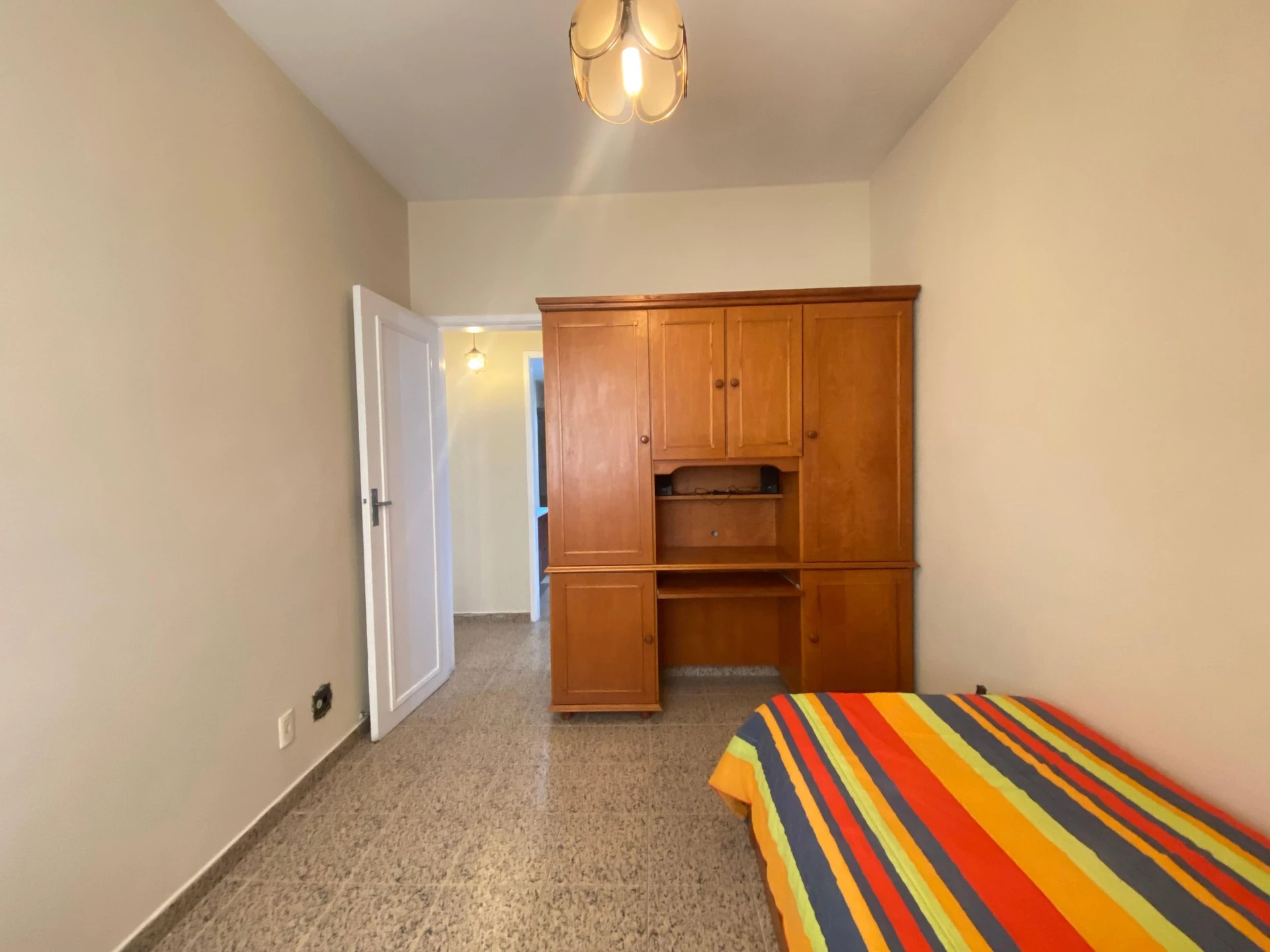 Орендна квартира з 3 спальнями та балконом — photo 25