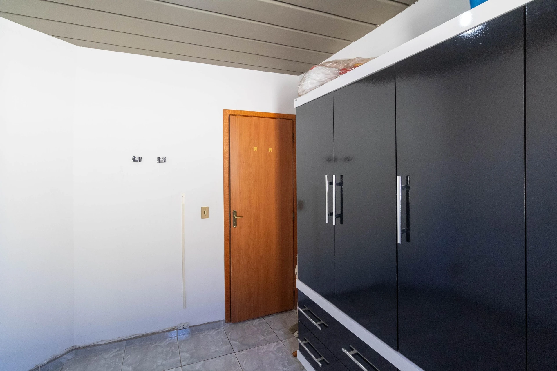 Apartment with a separate kitchen and stove — photo 10