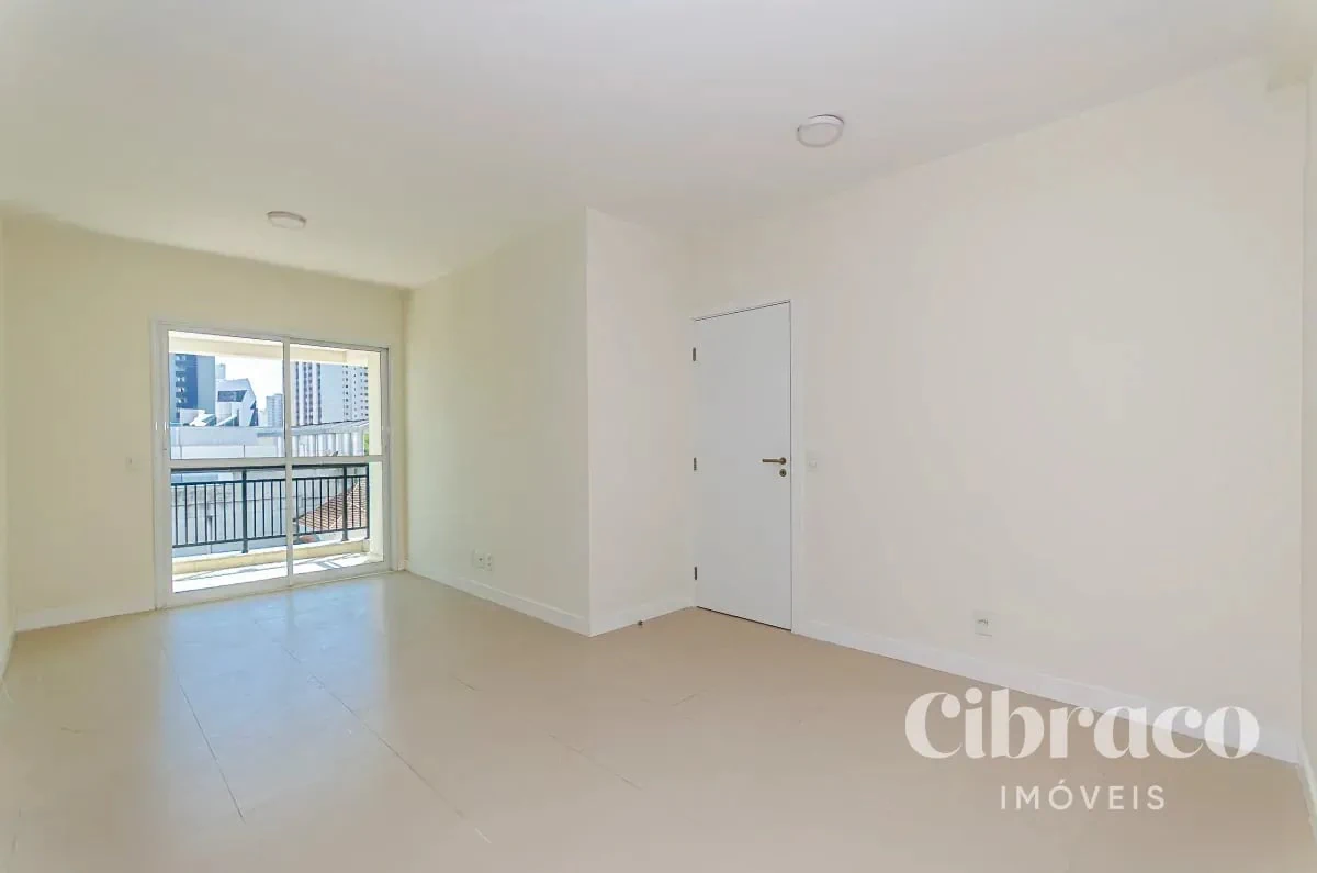 2-bedroom apartment with a grill on the balcony — photo 10