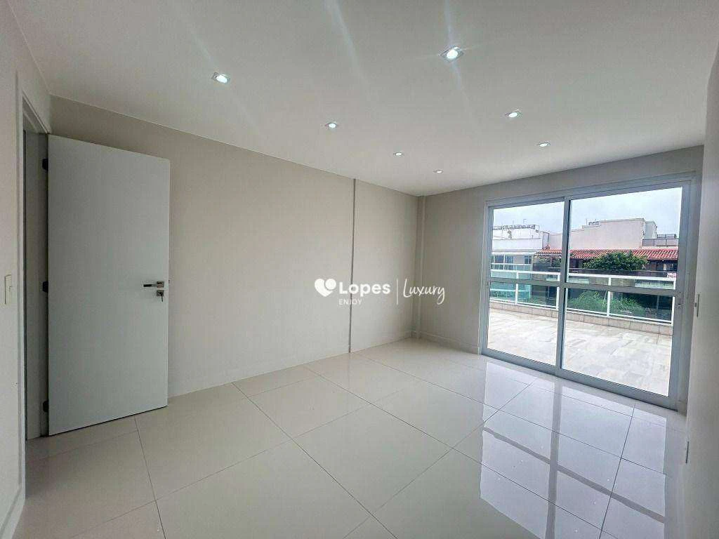 Duplex penthouse with private pool and 316 m² — photo 23