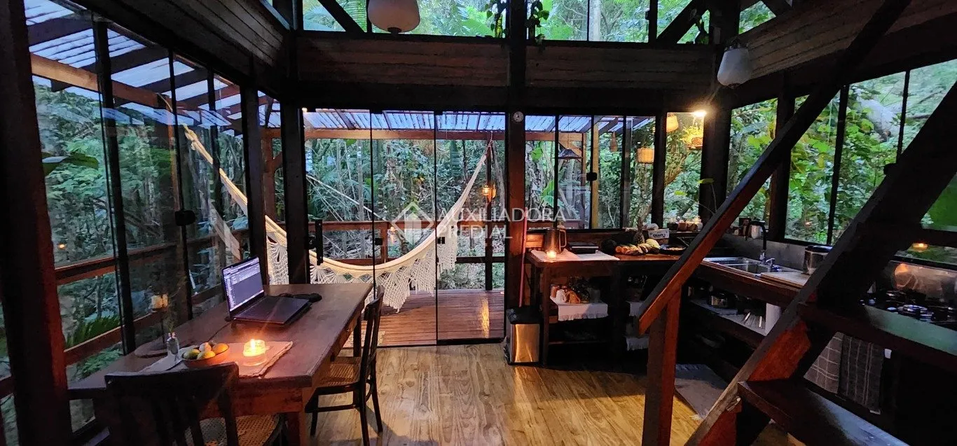 Furnished house with a balcony, 6 bedrooms and 3 baths — photo 33